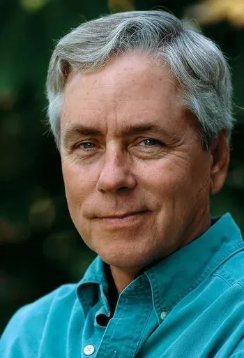 Carl Hiassen Headshot