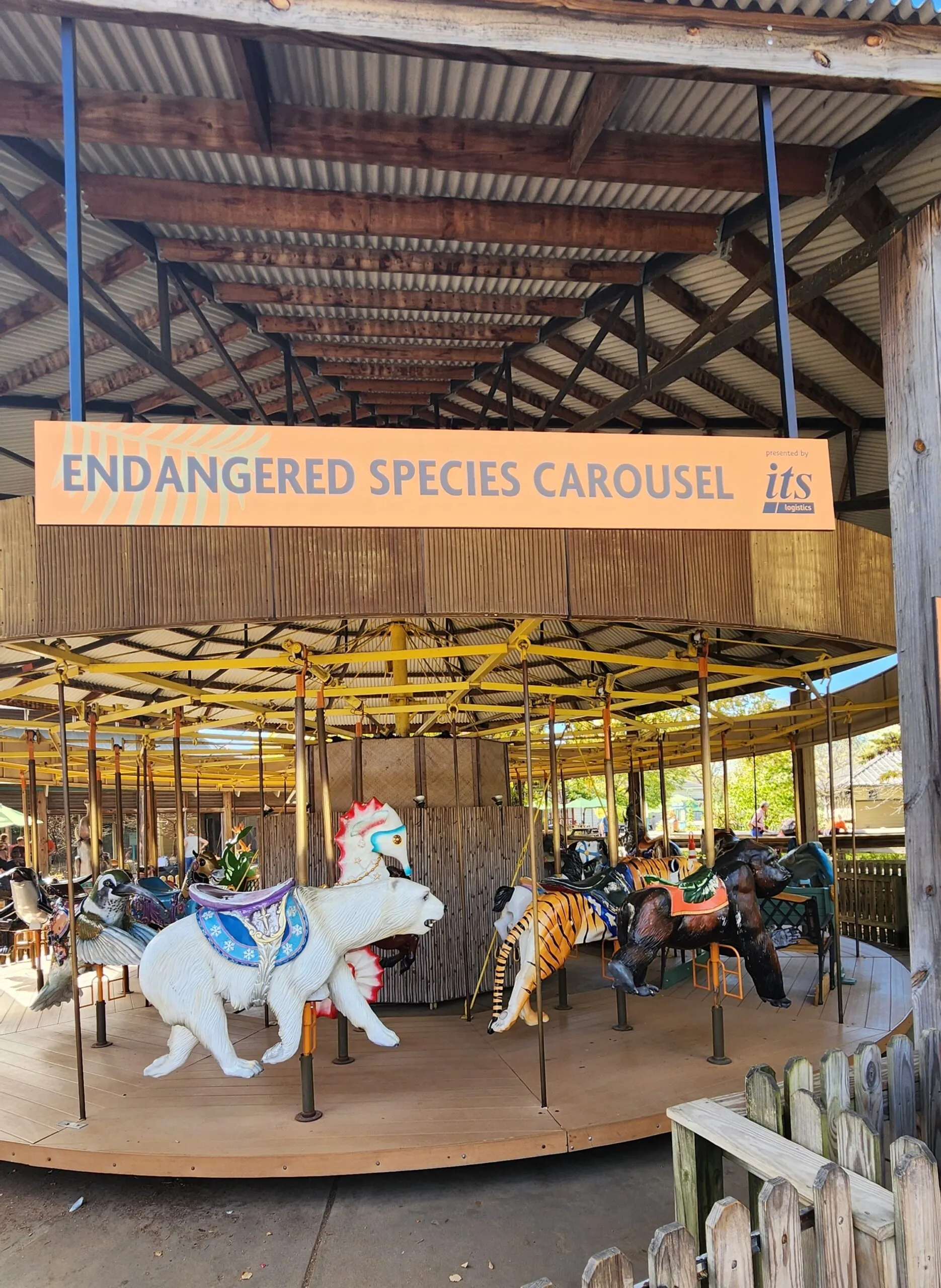 carousel with ITS Logistics sponsor